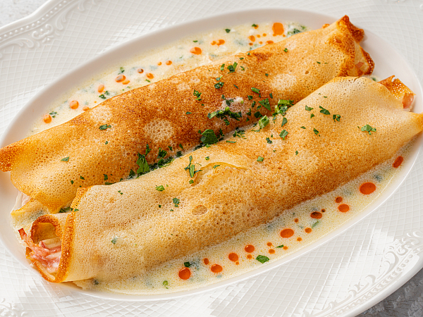 Блины с домашней ветчиной и моцареллой