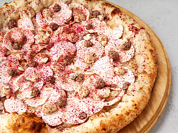 Пицца с копченым цыпленком и трюфелем