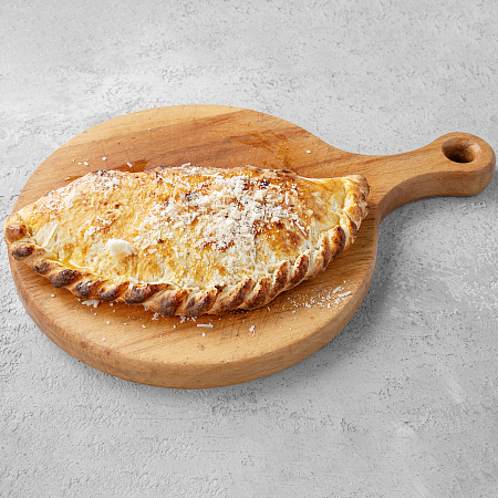 Кальцоне с курицей и грибами